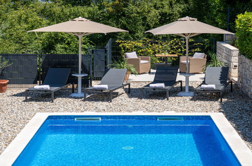 Foto 18 - Casa de 4 quartos em Dobrinj com piscina privada e jardim