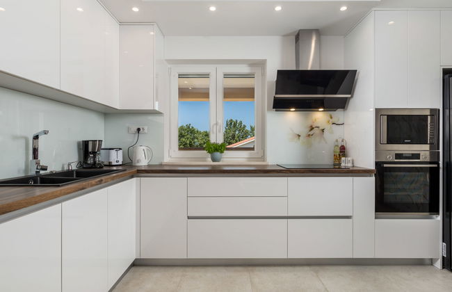 Casa de 5 quartos em Dobrinj com piscina privada e jardim - Foto 11