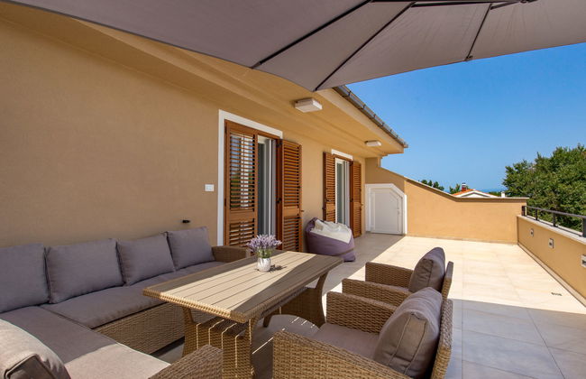 Casa de 5 quartos em Dobrinj com piscina privada e jardim - Foto 31