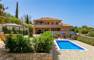 Foto 1 - Casa de 4 habitaciones en Dobrinj con piscina privada y vistas al mar