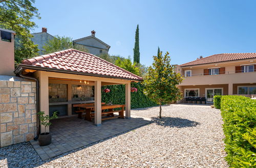 Foto 21 - Casa de 4 quartos em Dobrinj com piscina privada e jardim