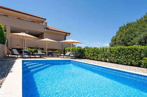 Foto 25 - Casa de 4 quartos em Dobrinj com piscina privada e jardim