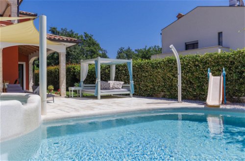 Foto 20 - Casa de 3 habitaciones en Brtonigla con piscina privada y vistas al mar