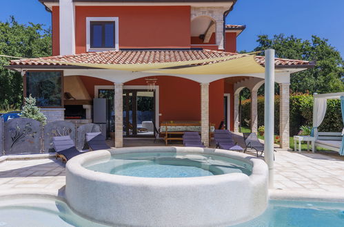 Foto 49 - Casa con 3 camere da letto a Brtonigla con piscina privata e vista mare