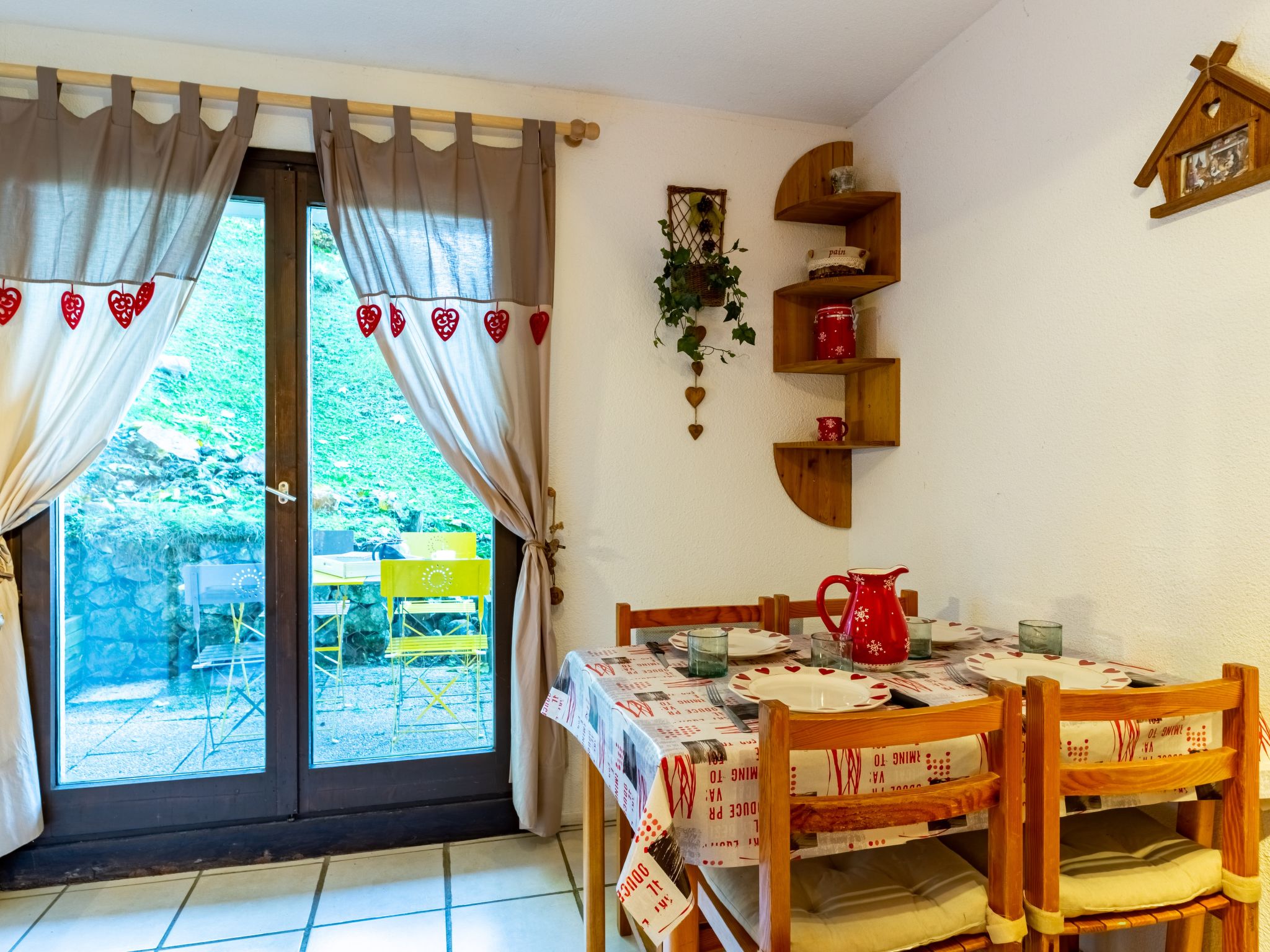 Photo 3 - Appartement de 1 chambre à Saint-Gervais-les-Bains avec piscine et vues sur la montagne