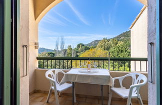 Foto 1 - Apartamento de 1 habitación en Le Lavandou con piscina y vistas al mar