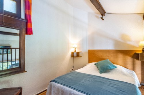Foto 3 - Apartamento de 1 habitación en Le Lavandou con piscina y vistas al mar