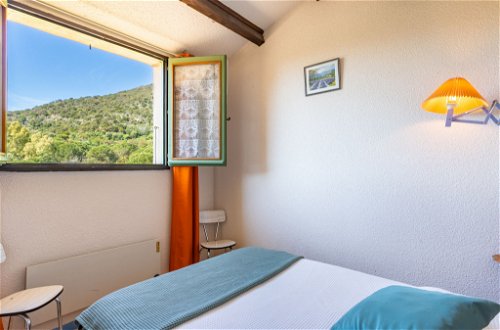 Foto 10 - Apartment mit 1 Schlafzimmer in Le Lavandou mit schwimmbad und blick aufs meer