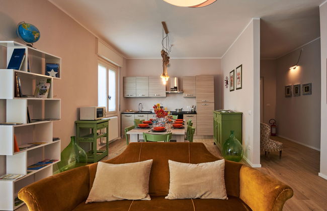 Casa de 6 quartos em Besozzo com piscina privada e jardim - Foto 8