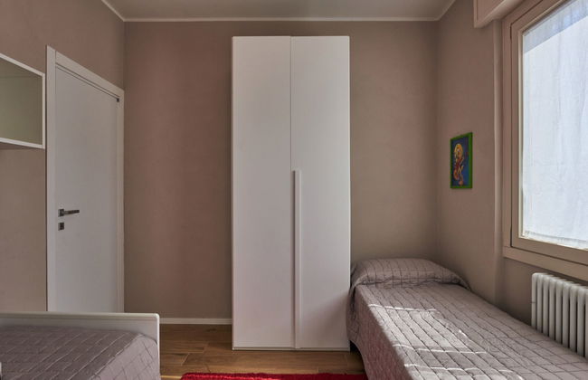 Casa de 6 quartos em Besozzo com piscina privada e jardim - Foto 15