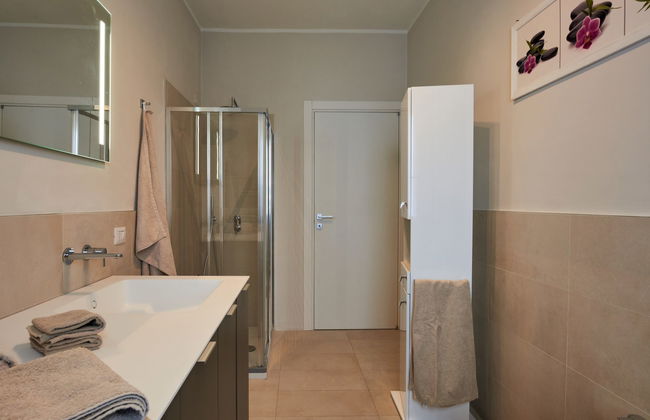 Casa de 6 quartos em Besozzo com piscina privada e jardim - Foto 19