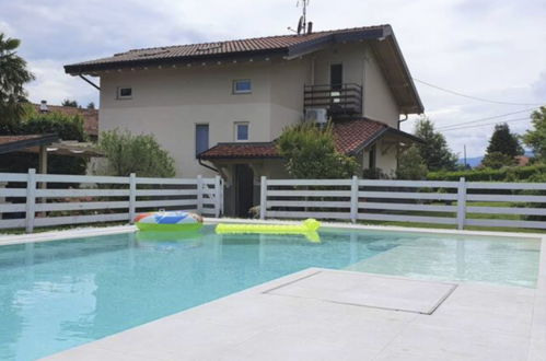 Foto 1 - Casa de 4 quartos em Besozzo com piscina privada e vista para a montanha