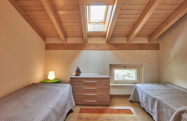 Casa de 6 quartos em Besozzo com piscina privada e jardim - Foto 28
