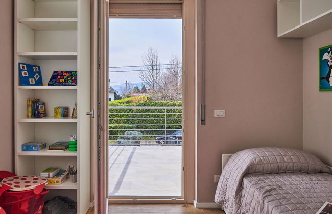 Casa de 6 quartos em Besozzo com piscina privada e jardim - Foto 16