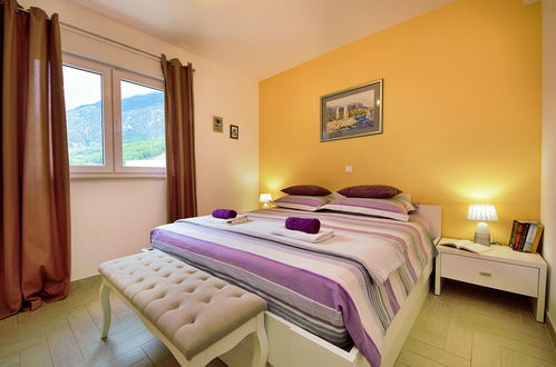 Foto 12 - Casa con 6 camere da letto a Makarska con piscina privata e giardino