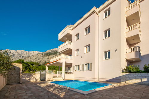 Foto 6 - Casa con 6 camere da letto a Makarska con piscina privata e giardino