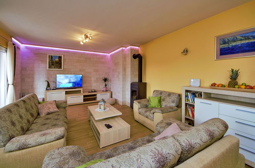 Photo 27 - 6 bedroom House in Makarska with private pool and garden