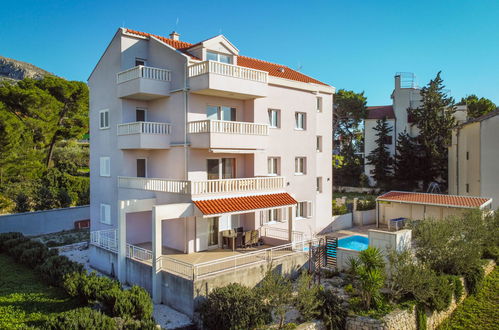 Foto 9 - Casa de 6 quartos em Makarska com piscina privada e jardim