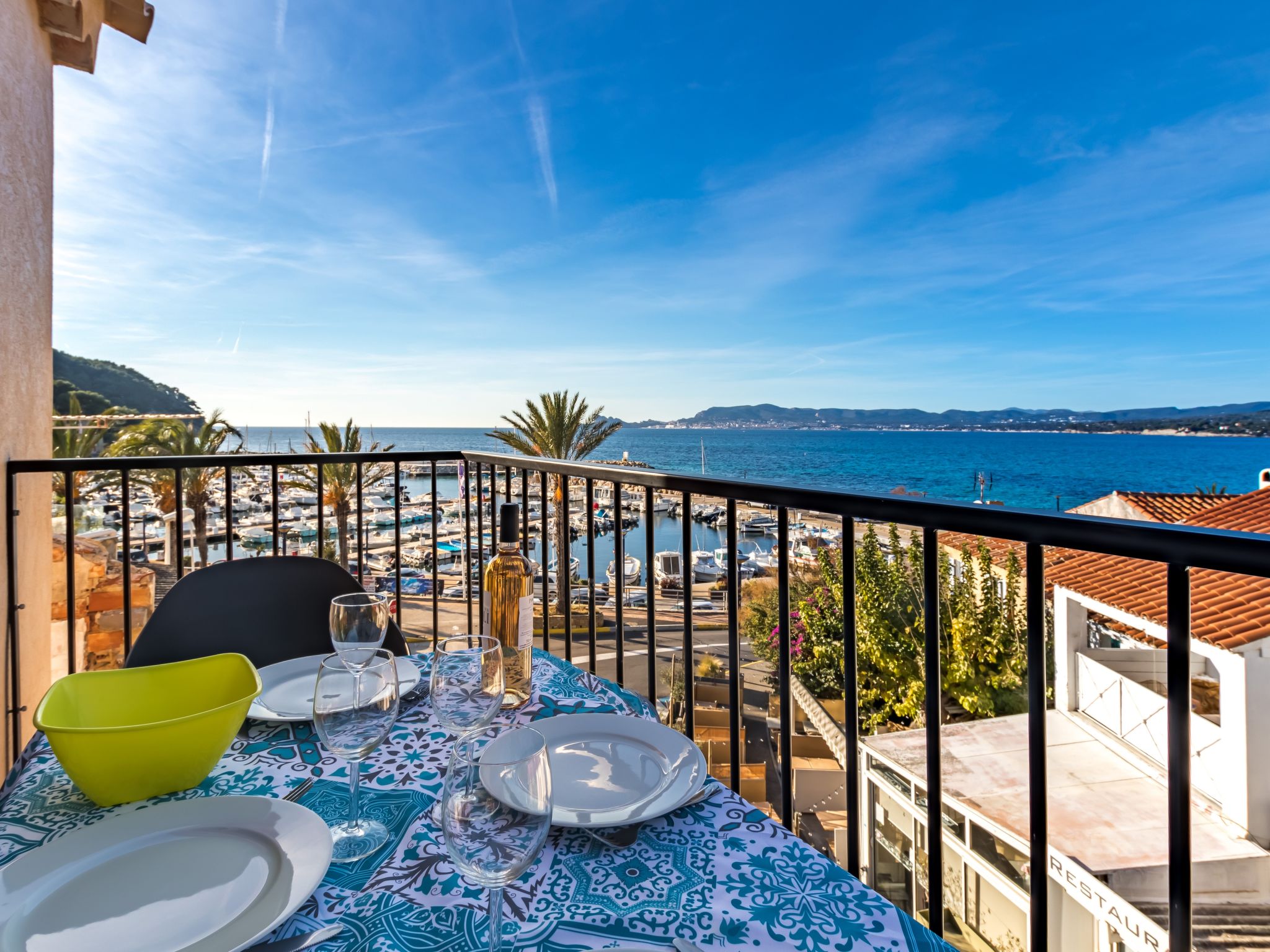 Foto 1 - Haus mit 2 Schlafzimmern in Saint-Cyr-sur-Mer mit terrasse und blick aufs meer