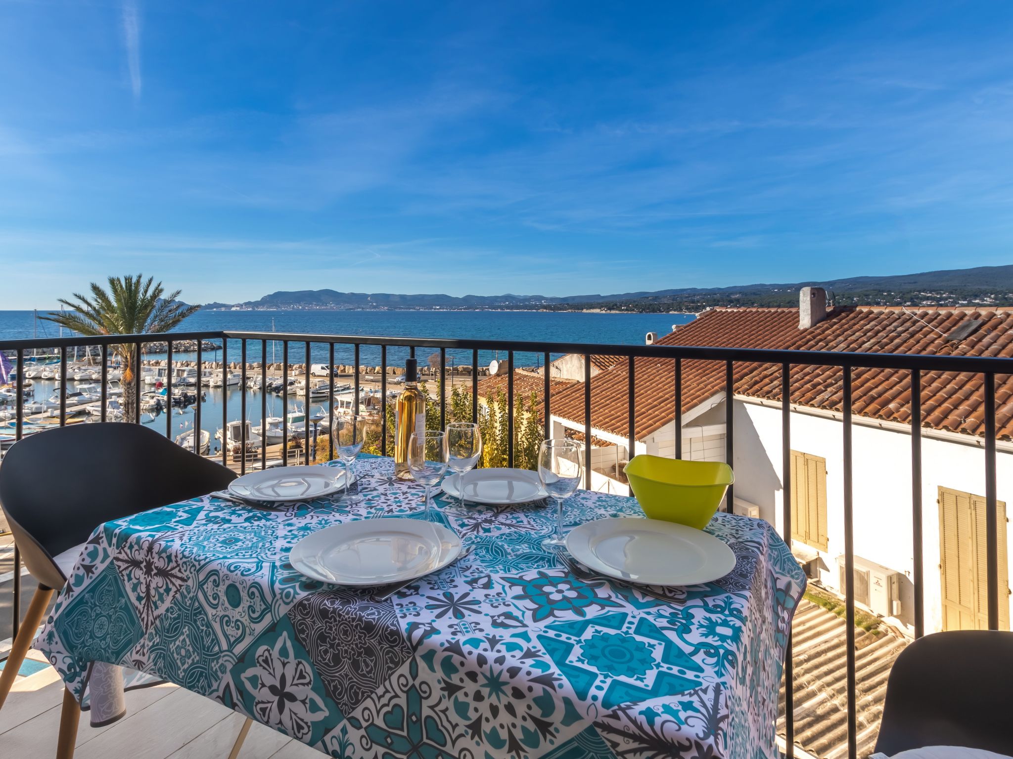 Photo 2 - Maison de 2 chambres à Saint-Cyr-sur-Mer avec terrasse et vues à la mer