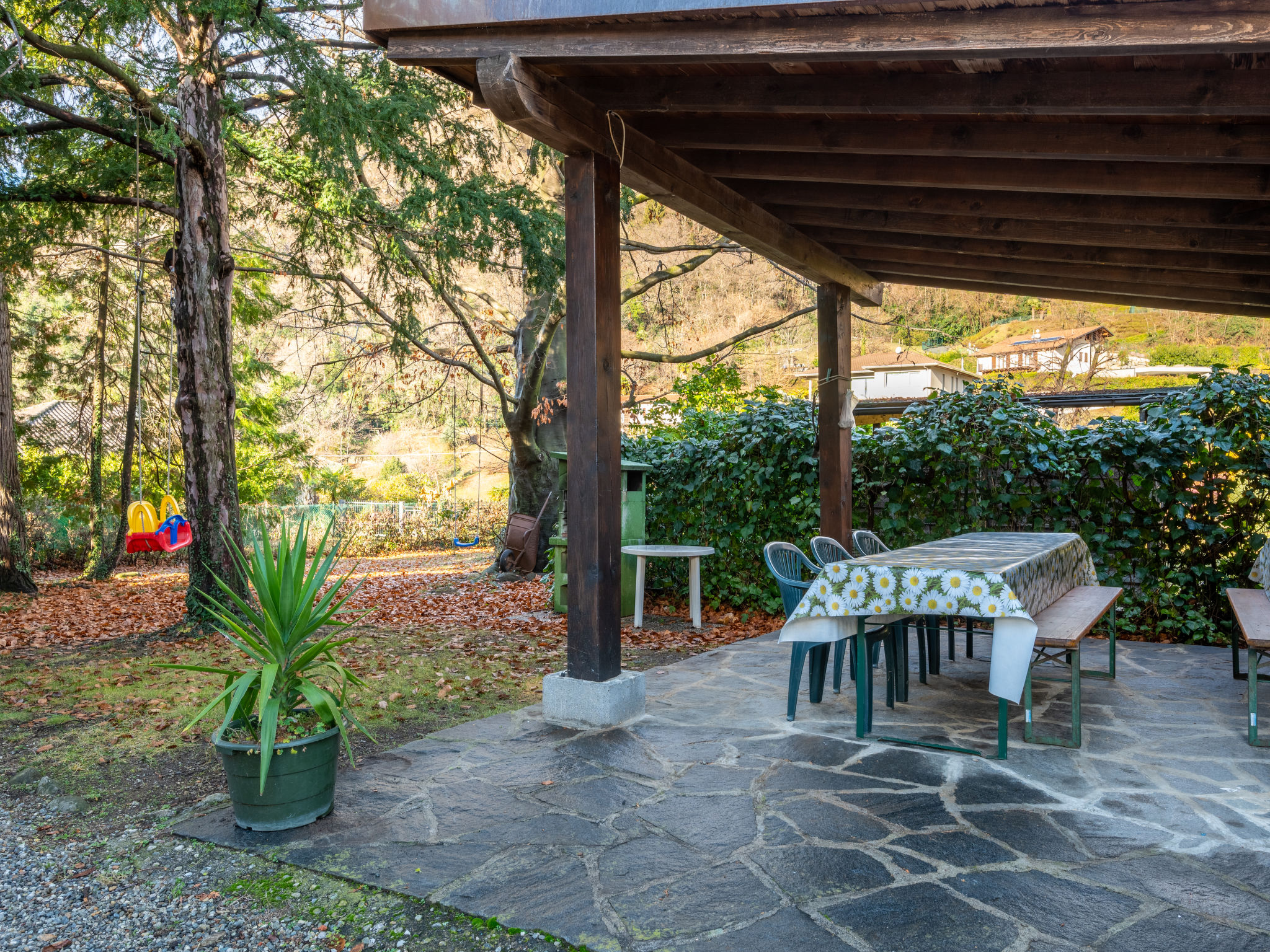 Photo 5 - Appartement de 3 chambres à Castelveccana avec jardin et vues sur la montagne