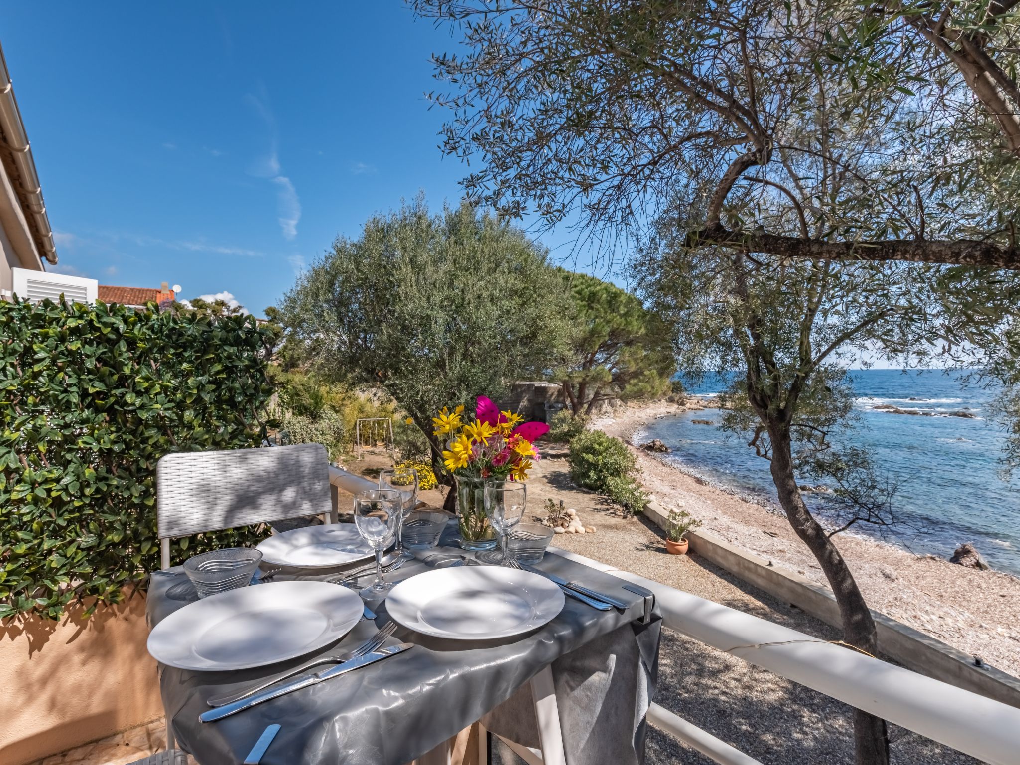 Foto 1 - Apartamento de 1 habitación en Sari-Solenzara con jardín y vistas al mar