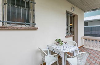 Photo 3 - 1 bedroom Apartment in Lignano Sabbiadoro with terrace and sea view