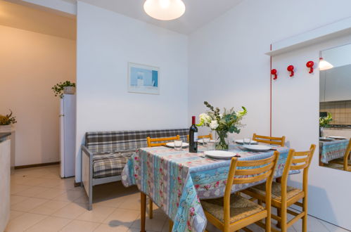 Foto 6 - Apartamento de 1 habitación en Lignano Sabbiadoro con terraza y vistas al mar