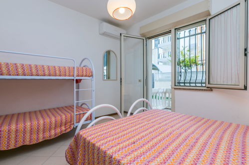 Foto 16 - Apartamento de 1 habitación en Lignano Sabbiadoro con terraza y vistas al mar