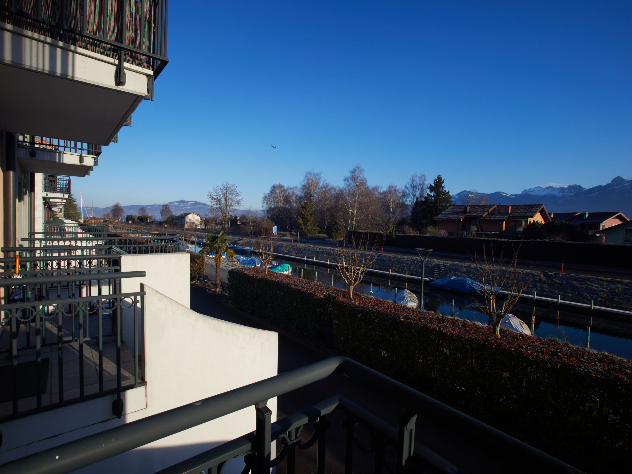 Foto 18 - Apartamento de 2 habitaciones en Port-Valais con terraza y vistas a la montaña