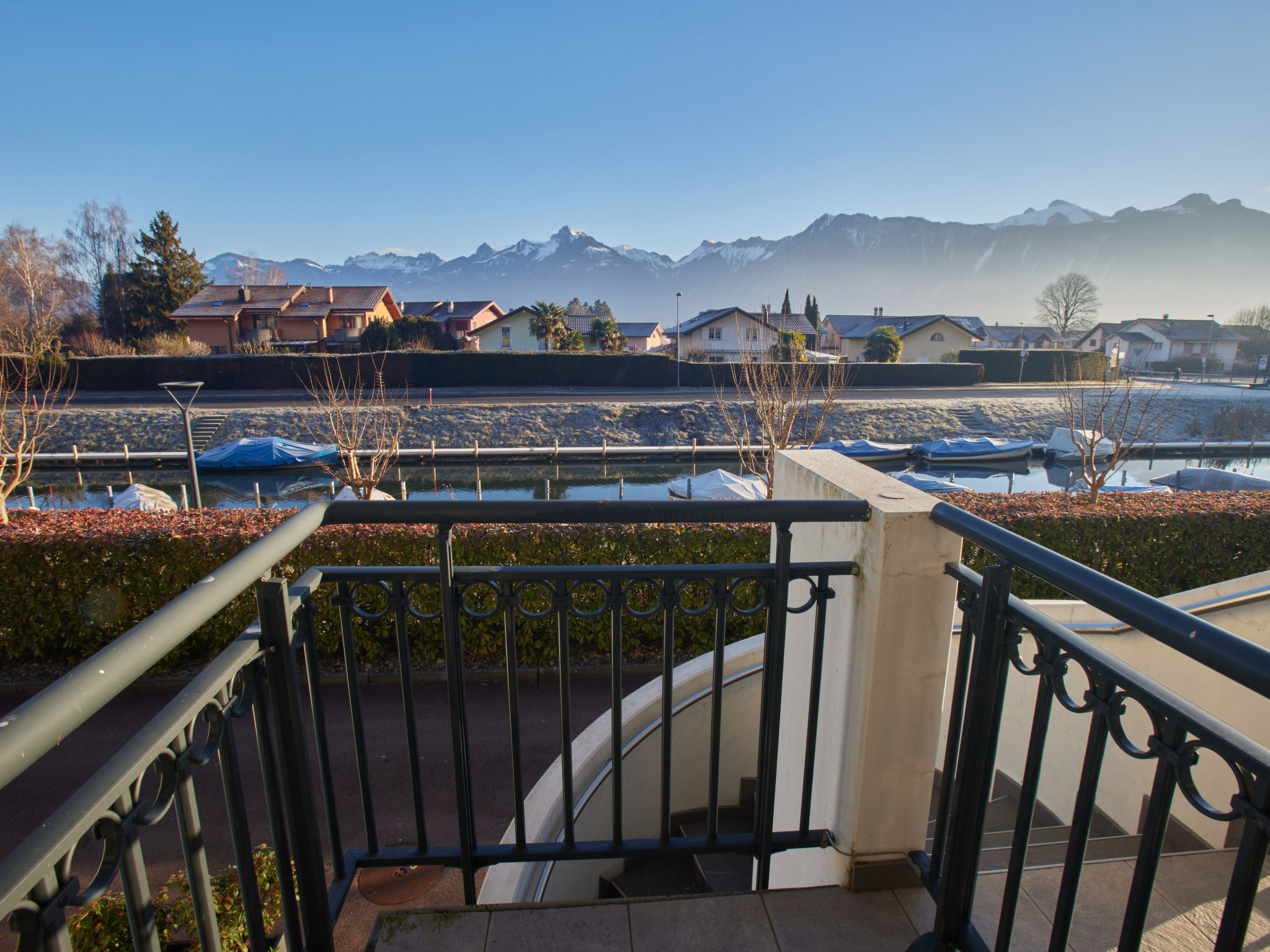 Foto 17 - Apartment mit 2 Schlafzimmern in Port-Valais mit terrasse und blick auf die berge