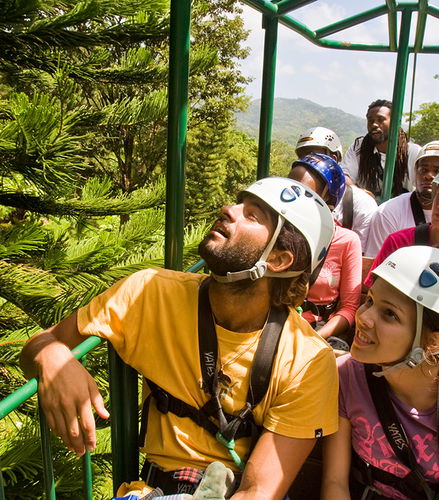 Foto de Paseo en tranvía elevado y aventura en tirolina