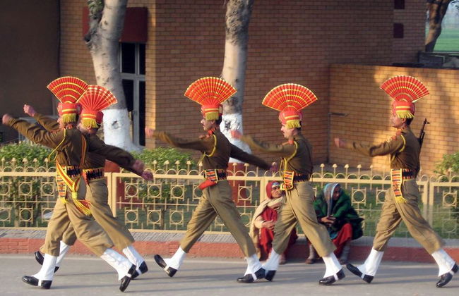 Visita a la Frontera de Wagah - Tour Privado de Medio Día - Foto 4