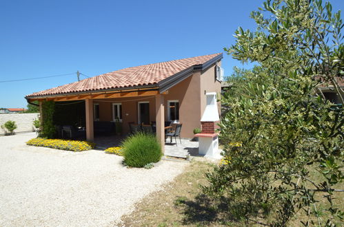 Photo 27 - Maison de 2 chambres à Pakoštane avec jardin et terrasse