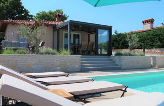 Photo 2 - Maison de 2 chambres à Labin avec piscine privée et jardin