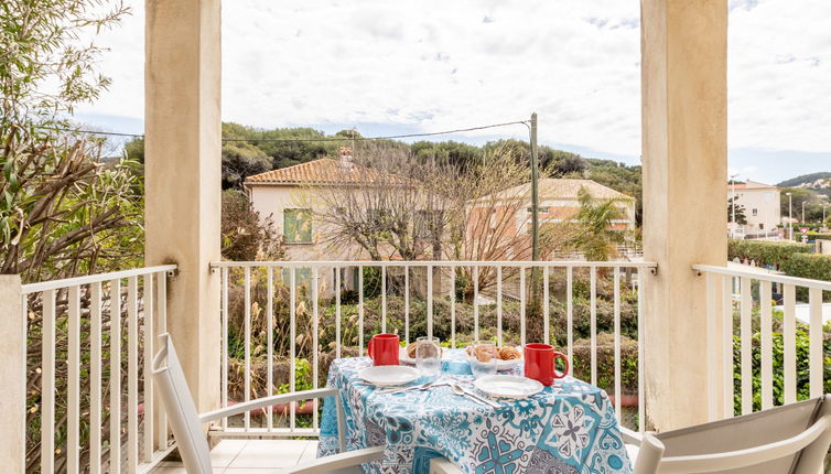 Photo 1 - 1 bedroom Apartment in Saint-Cyr-sur-Mer with garden and terrace