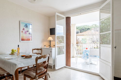 Photo 7 - 1 bedroom Apartment in Saint-Cyr-sur-Mer with garden and terrace