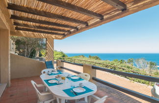 Foto 2 - Casa de 2 habitaciones en Trinità d'Agultu e Vignola con jardín y vistas al mar