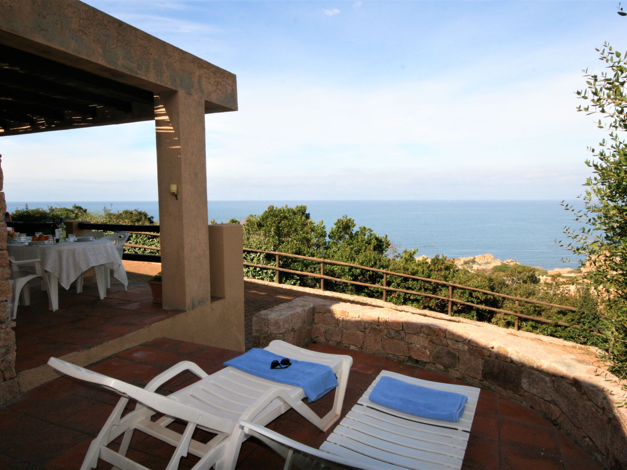 Photo 1 - Maison de 2 chambres à Trinità d'Agultu e Vignola avec jardin et vues à la mer