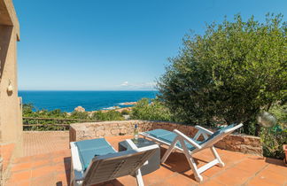 Photo 3 - Maison de 2 chambres à Trinità d'Agultu e Vignola avec jardin et vues à la mer