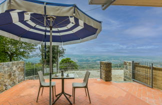 Photo 3 - 1 bedroom Apartment in Lamporecchio with swimming pool and terrace