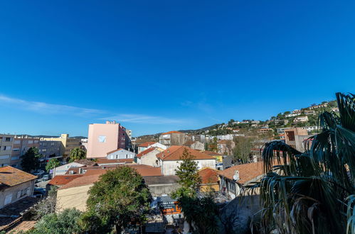 Photo 18 - Appartement de 1 chambre à Le Lavandou avec terrasse et vues à la mer