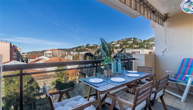 Photo 1 - 1 bedroom Apartment in Le Lavandou with terrace and sea view