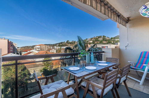 Photo 1 - 1 bedroom Apartment in Le Lavandou with terrace and sea view