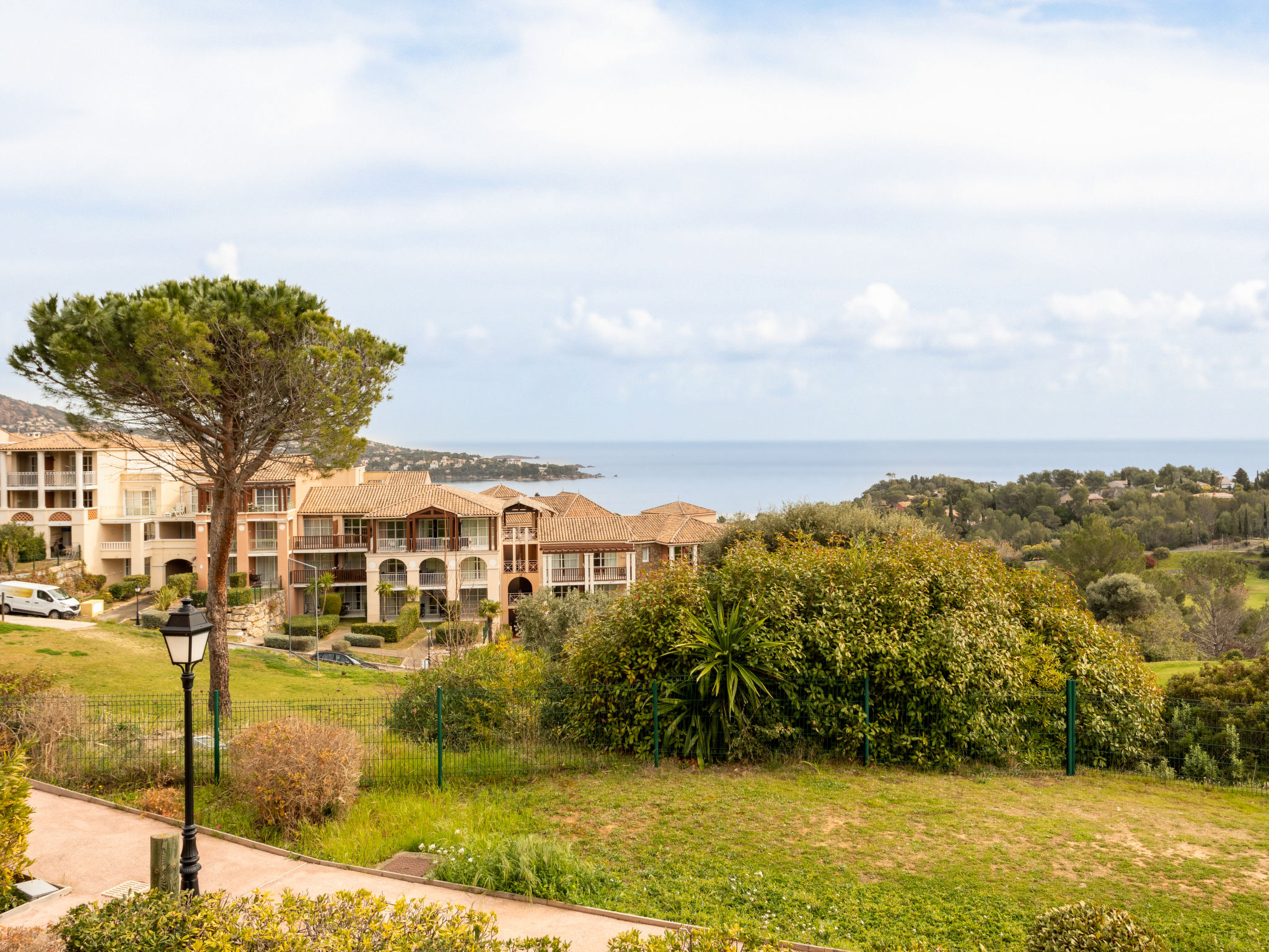 Foto 22 - Apartamento de 1 habitación en Saint-Raphaël con piscina y vistas al mar