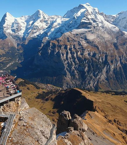 Bild - In the Footsteps of James Bond: Cable-car Ticket to Schilthorn&apos;s Bond World Exhibition and Birg Thri