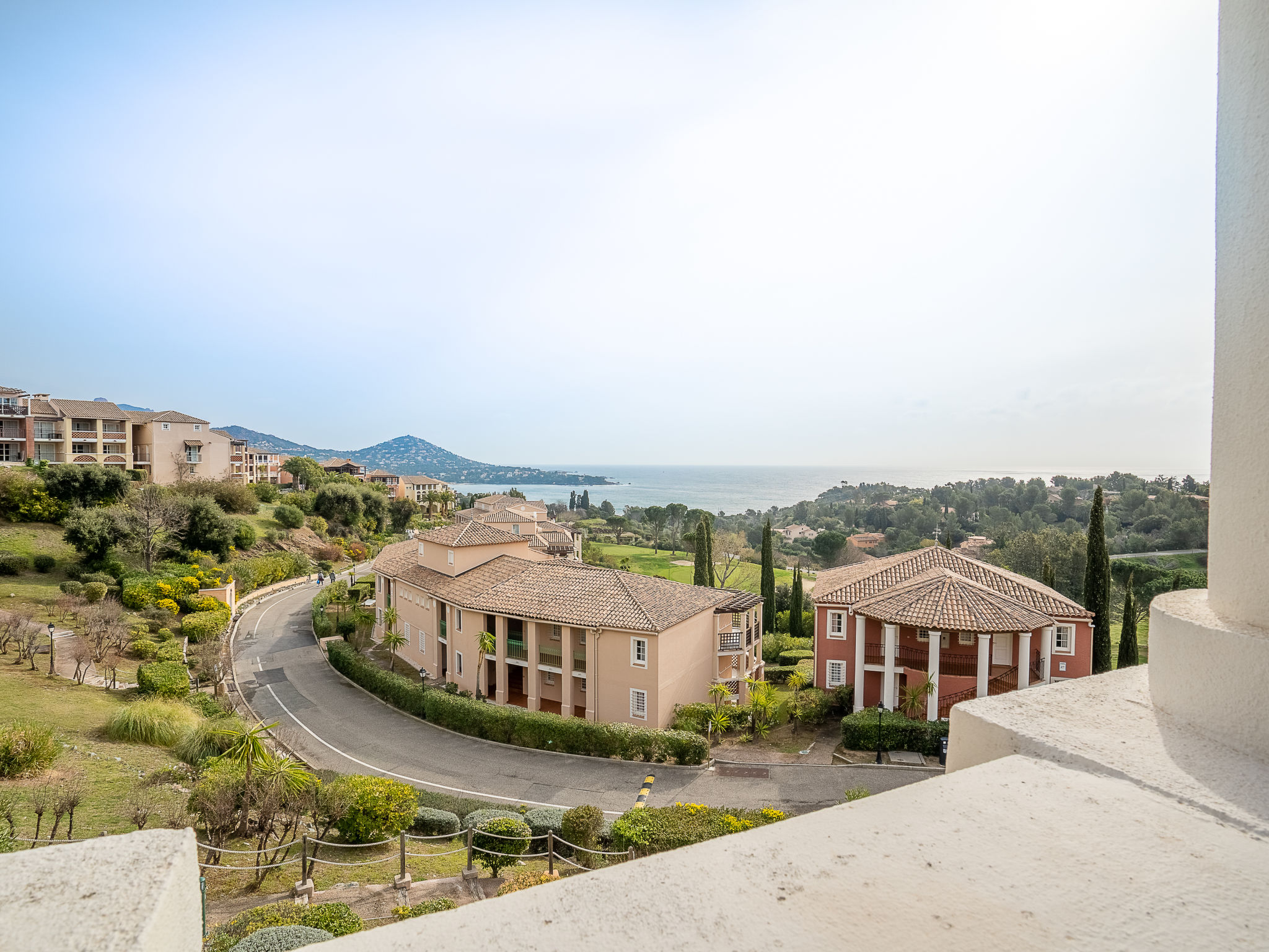 Photo 21 - 2 bedroom Apartment in Saint-Raphaël with swimming pool and sea view