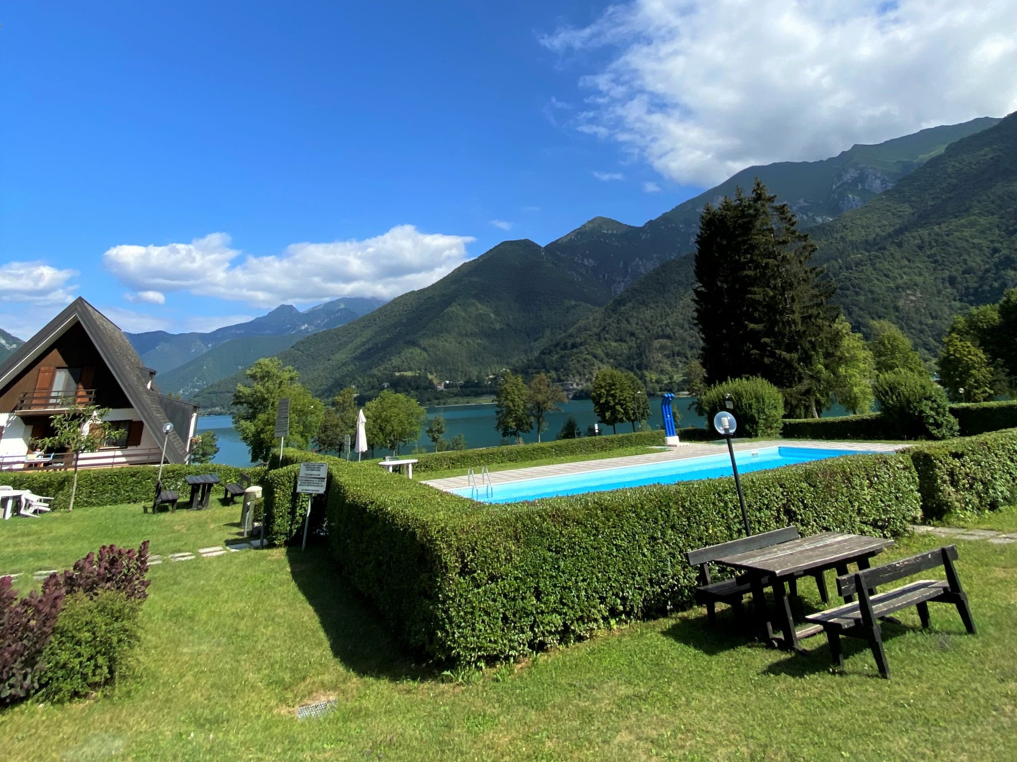 Foto 2 - Appartamento con 2 camere da letto a Ledro con piscina e vista sulle montagne