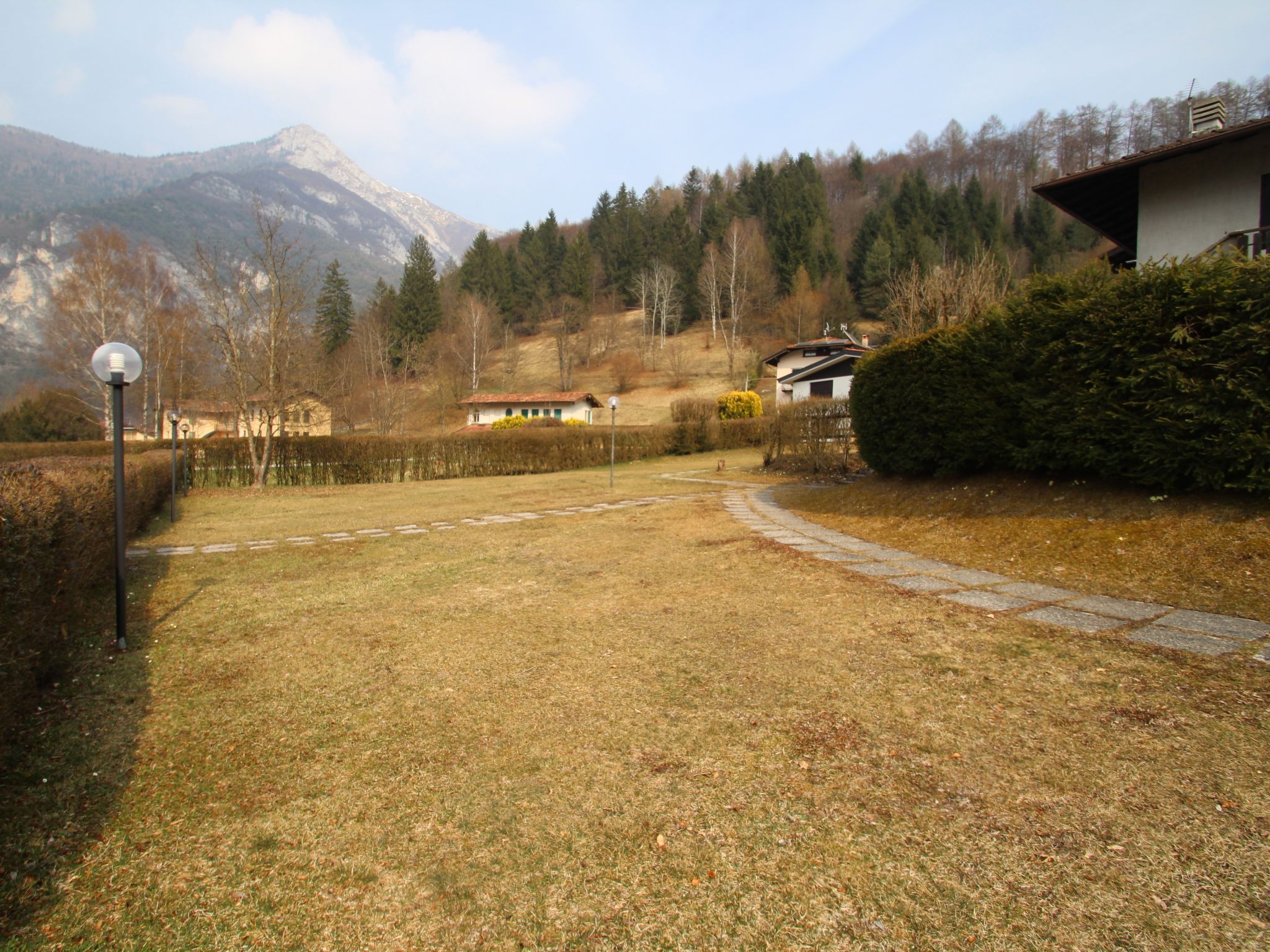 Photo 22 - 2 bedroom Apartment in Ledro with swimming pool and garden