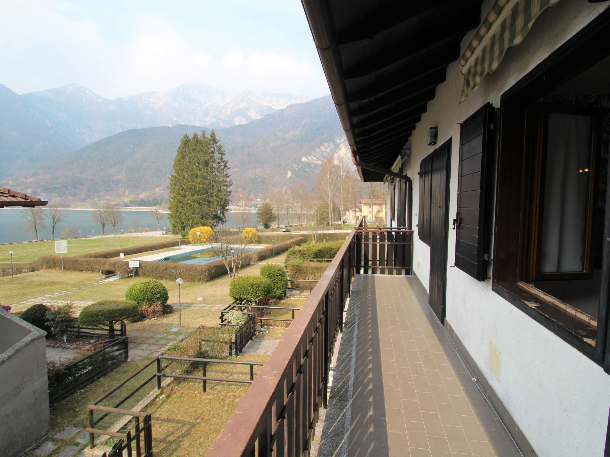 Photo 18 - 2 bedroom Apartment in Ledro with swimming pool and garden